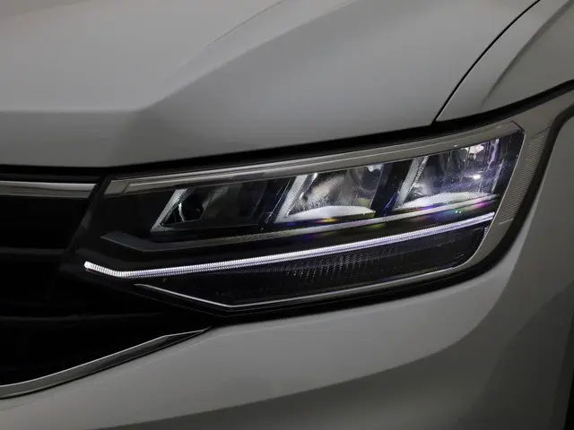 Volkswagen Tiguan 1.5 Tsi 150pk DSG R-Line 2024 Benzine 41
