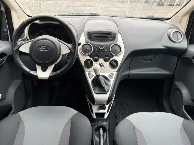 Ford Ka 1.2 Titanium X Start/Stop 2014 Benzine 9