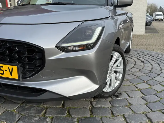 Suzuki Swift 1.2 Select Smart Hybrid 2024 Benzine 22