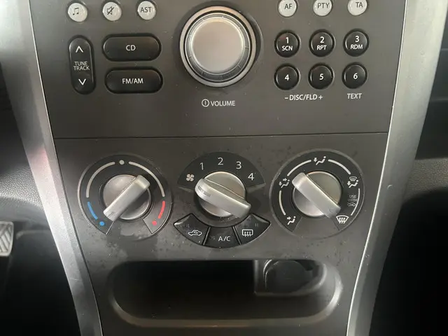 Suzuki Splash 1.2 Exclusive EASSS 2012 Benzine 14