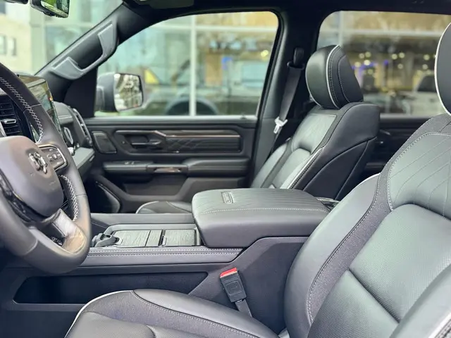 RAM 1500 3.0 TT SST H.O. LIMITED Night MY2025 2024 LPG/Gas 17