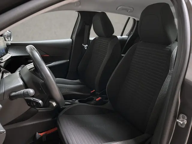 Peugeot 208 1.2 PureTech Sport 2020 Benzine 9