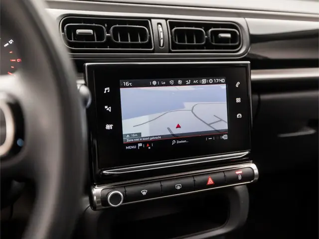Citroën C3 1.2 PureTech Shine Sport 2018 Benzine 19