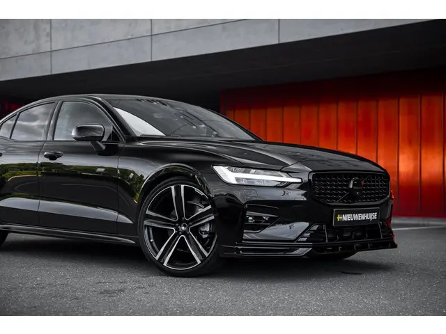 Volvo S60 2.0 B4 Ultimate Dark 2023 Benzine 60