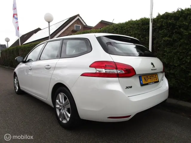 Peugeot 308 SW 1.2 PureTech Active 110 PK 2017 Benzine 4