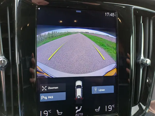 Volvo V60 2.0 T5 Momentum 2018 Benzine 37