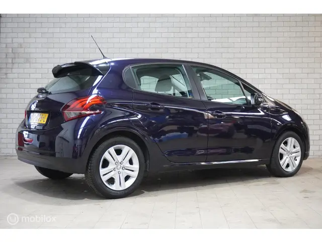 Peugeot 208 1.2 PureTech Signature 2018 Benzine 4