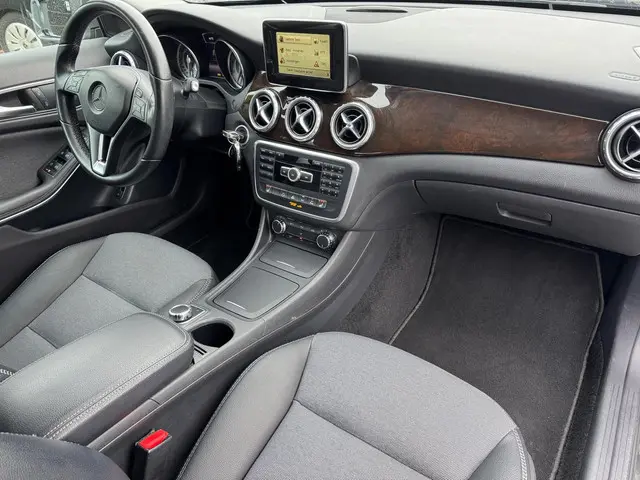 Mercedes-Benz GLA 200 AUTOMAAT *NETJES & GOED 2014 Benzine 3