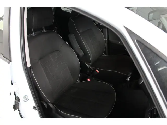 Kia Venga 1.4 CVVT Plus Pack 2013 Benzine 8