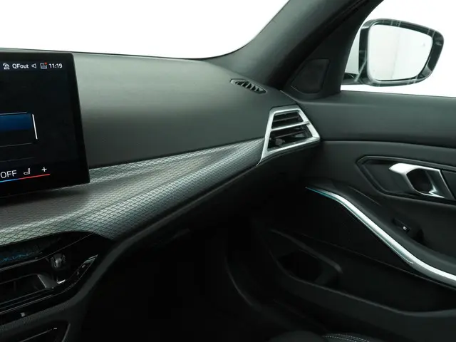 BMW 3 Serie Touring 330e 2025 Hybride Benzine 23