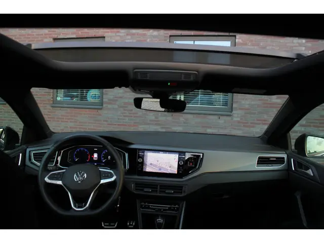 Volkswagen Polo 1.0 TSI R-Line 2024 Benzine 13