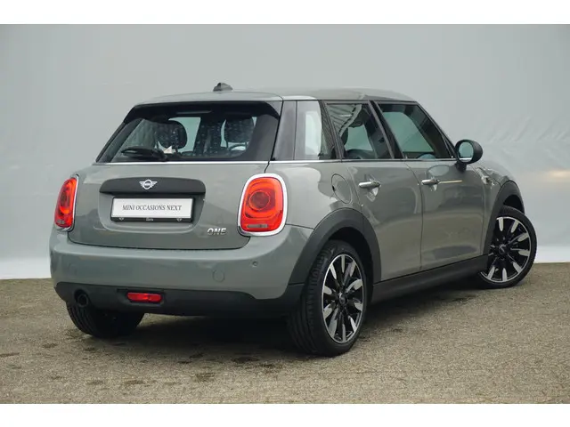 MINI 5-Deurs 2