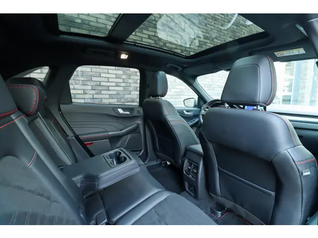 Ford Kuga 2.5 PHEV ST-Line X 2023 Hybride Benzine 7