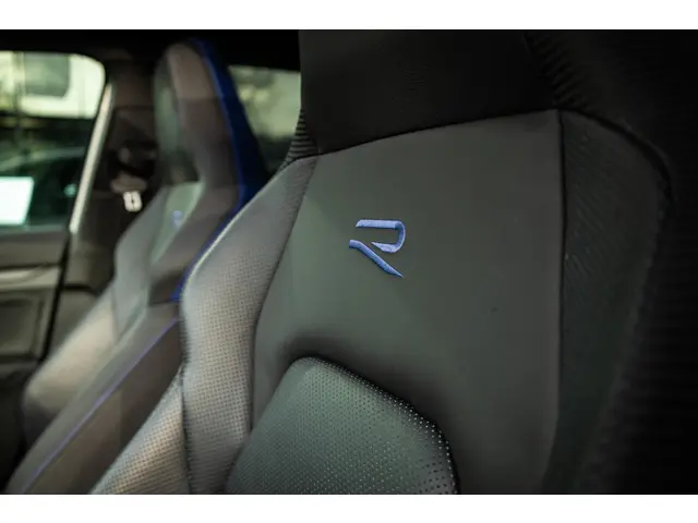 Volkswagen Golf 2.0 TSI R 4Motion 2021 Benzine 27