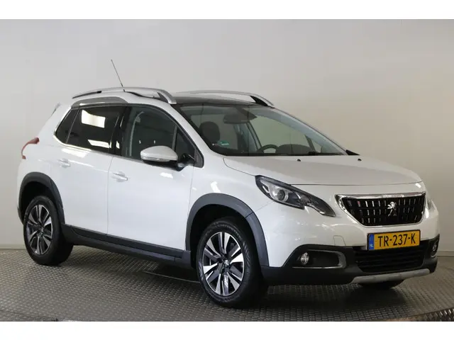 Peugeot 2008 1.2 PureTech Allure 130 PK. 2018 Benzine 31