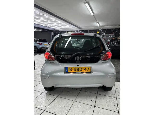 Toyota Aygo 1.0 VVT-i Now 2013 Benzine 5