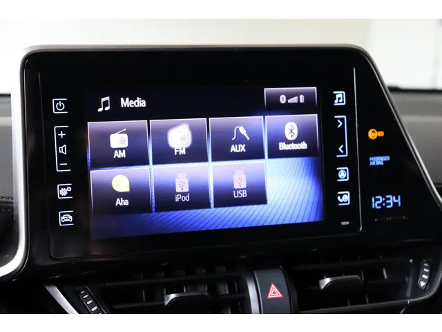 Toyota C-HR 1.8 Hybrid Dynamic, 2018 Hybride Benzine 11