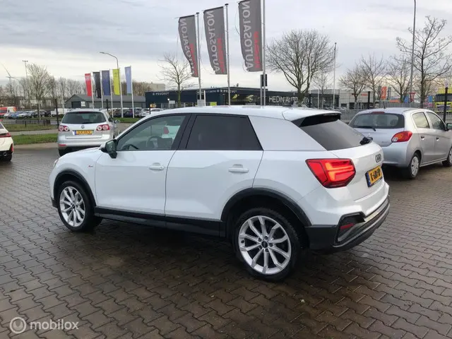 Audi Q2 35 TFSI 3x S LINE ALLE OPTIE,S 2021 Benzine 6