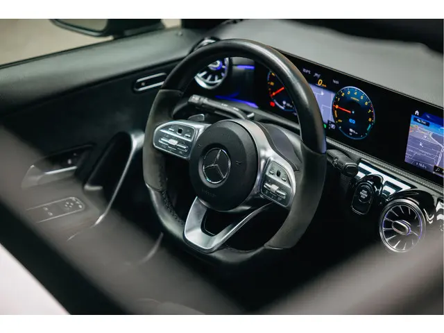 Mercedes-Benz A-Klasse 250 e 2020 Hybride Benzine 22