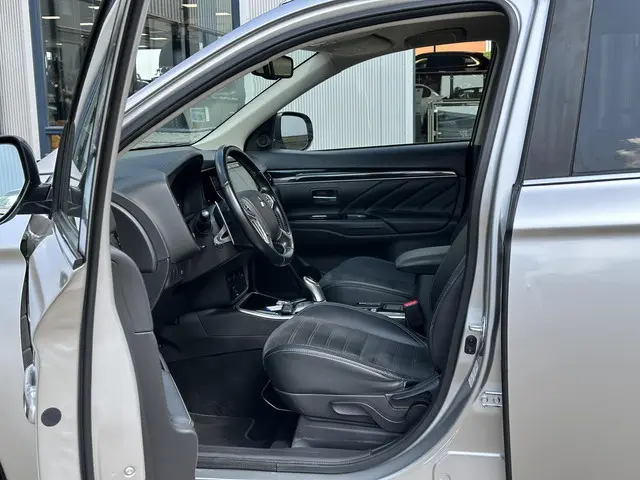 Mitsubishi Outlander 2.4 PHEV Pure+ 2019 Hybride Benzine 35