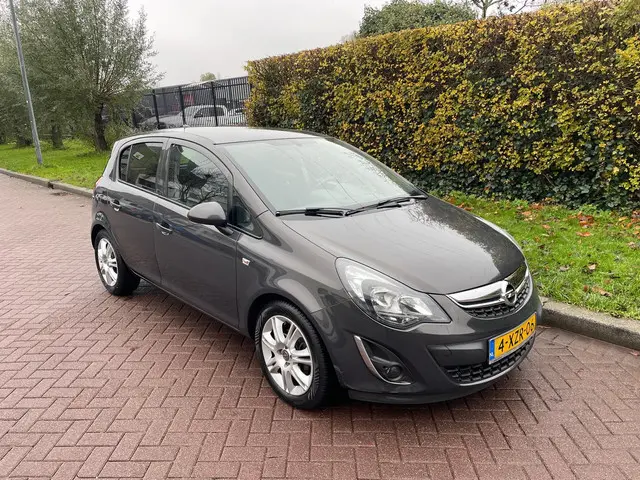 Opel Corsa 1.4-16V BlitZ 2014 Benzine 3