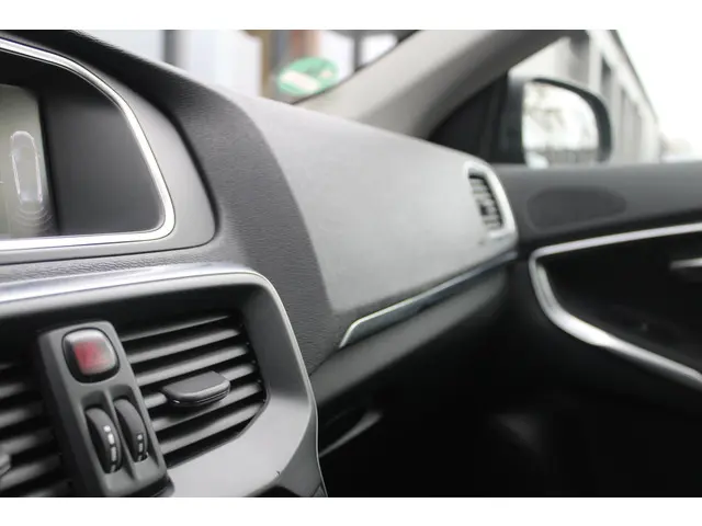 Volvo V40 1.6 T2|Trekhaak|Cruisecontrol|Airco 2014 Benzine 22