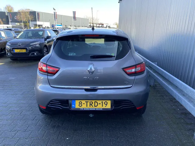Renault Clio 0.9 TCe Expression 2014 Benzine 8