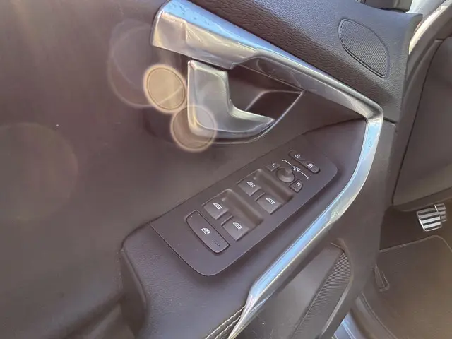 Volvo V40 1.5 T3 R-Design 2019 Benzine 12