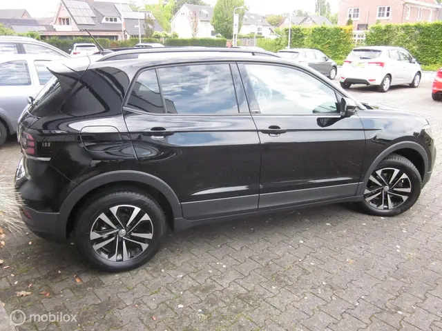 Volkswagen T-Cross 1.0 TSI Life Business 2020 Benzine 4