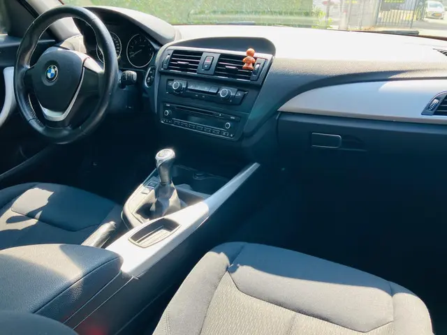 BMW 1 Serie 114i EDE Sport 2013 Benzine 11