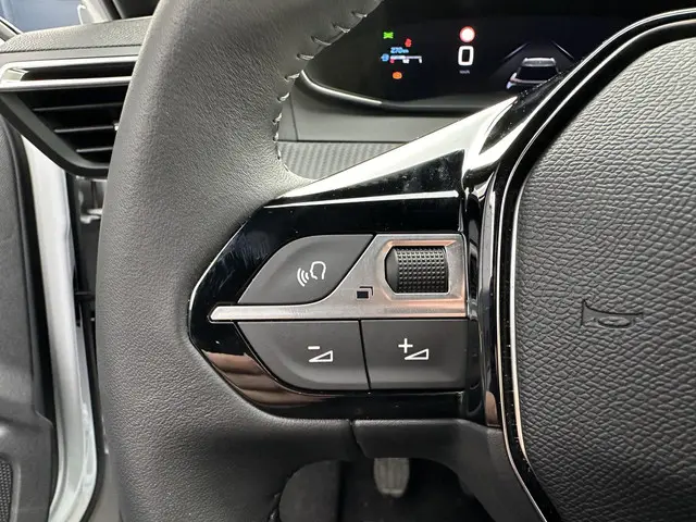 Peugeot 2008 1.2 Turbo 100 PK Allure 2025 Benzine 27