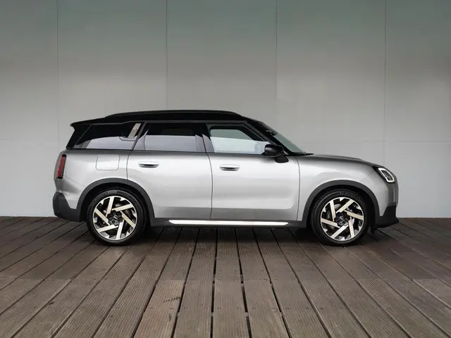 MINI Countryman E Favoured 2024 Elektrisch 4