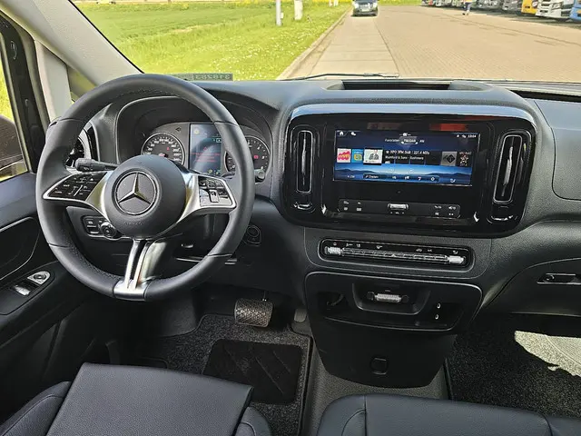 Mercedes-Benz Vito 116 2024 Diesel 8