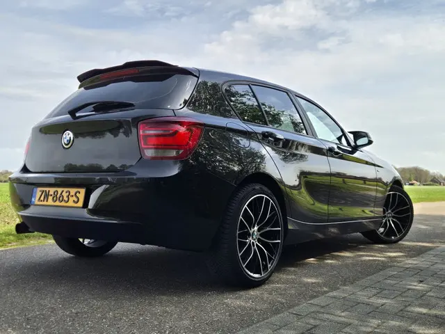 BMW 1 Serie 116i High Executive 2013 Benzine 10