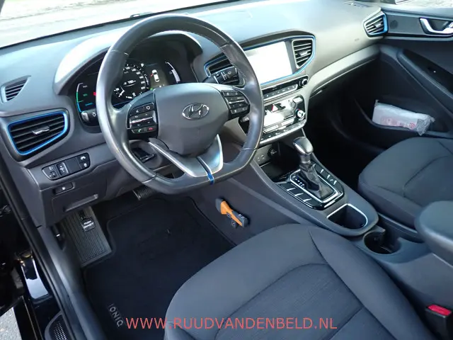 Hyundai IONIQ 1.6 GDi 2018 Hybride Benzine 8