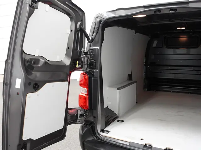 Opel Vivaro 2.0 BlueHDi 145PK L3 Automaat 2023 Diesel 31