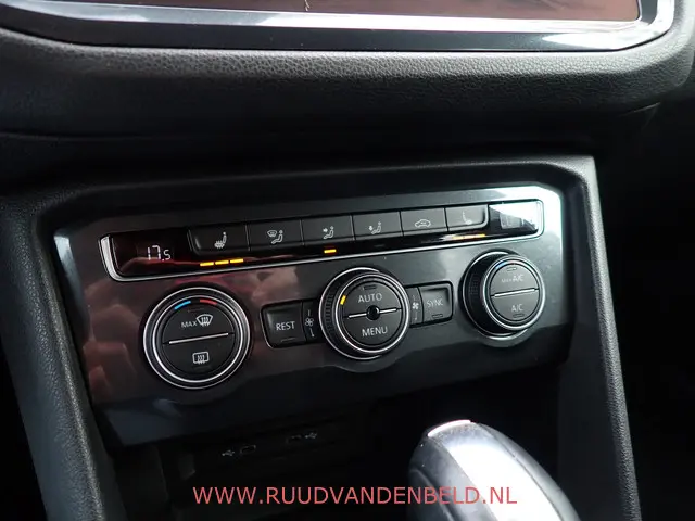 Volkswagen Tiguan Allspace 1.5 TSI R-LINE 2021 Benzine 28