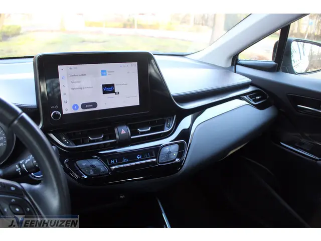 Toyota C-HR 1.8 Hybrid Dynamic 2023 Hybride Benzine 22