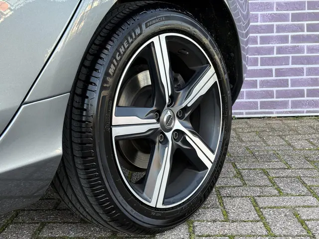 Volvo V40 1.5 T3 Polar+ Sport 2019 Benzine 9