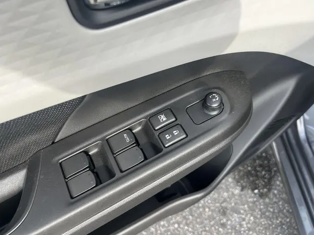 Suzuki Swift 1.2 Select Smart Hybrid 2024 Benzine 8