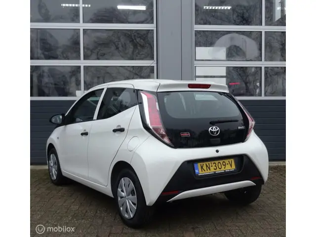 Toyota Aygo 1.0 VVT-i x CRUISE CONTROL|AIRCO 2016 Benzine 7