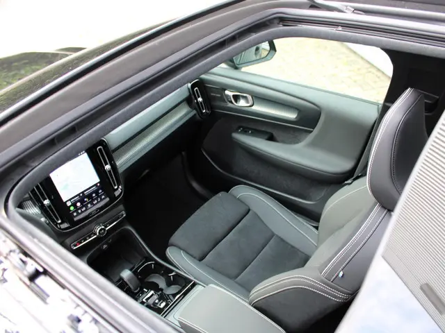 Volvo XC40 2.0 B4 Plus Black Edition 2025 Benzine 13