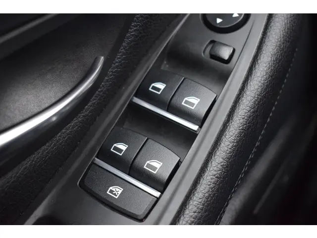 BMW 5 Serie 520i Automaat M-Sport Edition 2016 Benzine 32