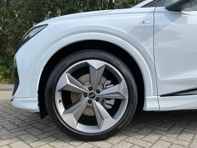 Audi Q4 e-tron 40 S edition 77 kWh 2023 Elektrisch 10