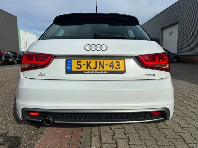 Audi A1 Sportback 1.2 TFSI Admired 2013 Benzine 5