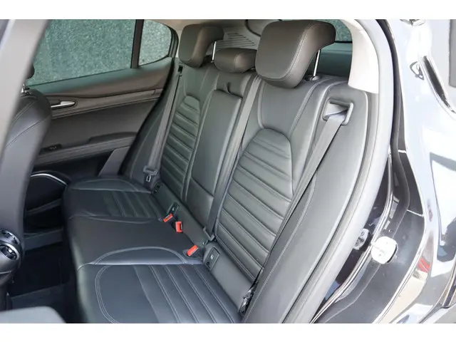 Alfa Romeo Stelvio 2.0 T AWD First Edition 2018 Benzine 16
