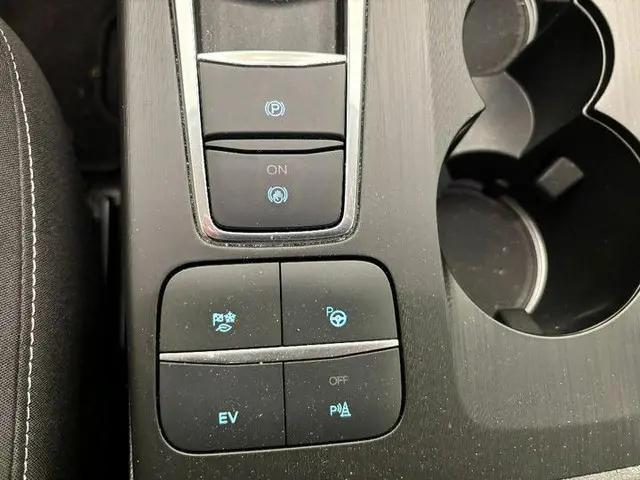 Ford Kuga 2.5 PHEV Titanium 2023 Hybride Benzine 21