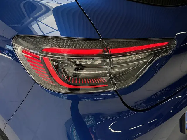 Renault Clio 1.0 TCe 90 GPF esprit Alpine 2024 Benzine 23