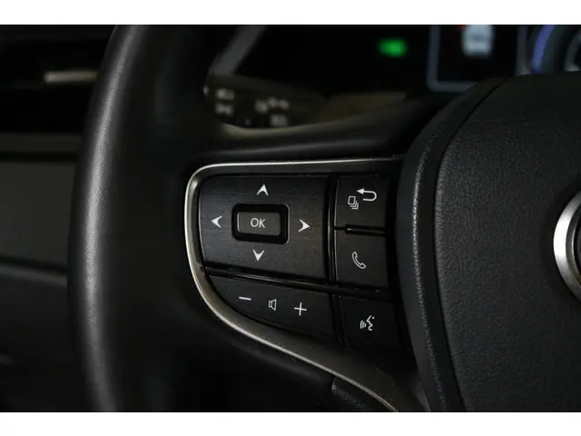 Lexus ES 300h Business Line 2024 Hybride Benzine 12