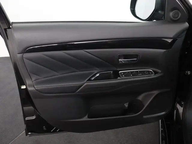 Mitsubishi Outlander 2.0 PHEV Pure 2016 Hybride Benzine 22